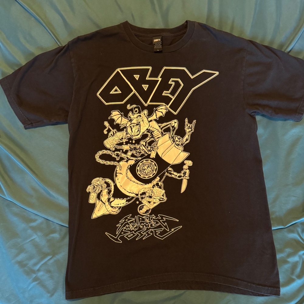 OBEY GLOW IN THE DARK PRINT LARGE T SHIRT